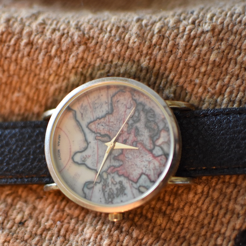 watch - Picture 2 of 3